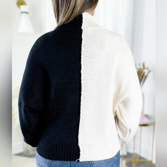 *FINAL SALE* NWOT POL Dolman Sleeve Turtle Neck Sweater W/ Pearl Button Detail - Picture 4 of 14